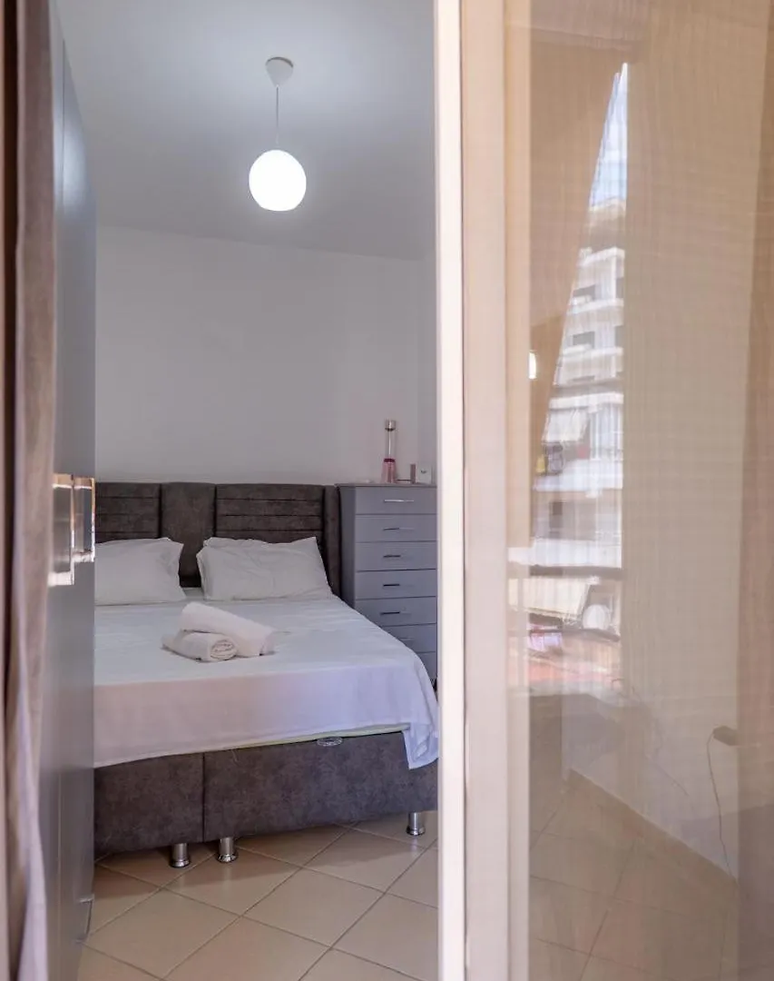 Vito Apartaments ساراندا 0*,